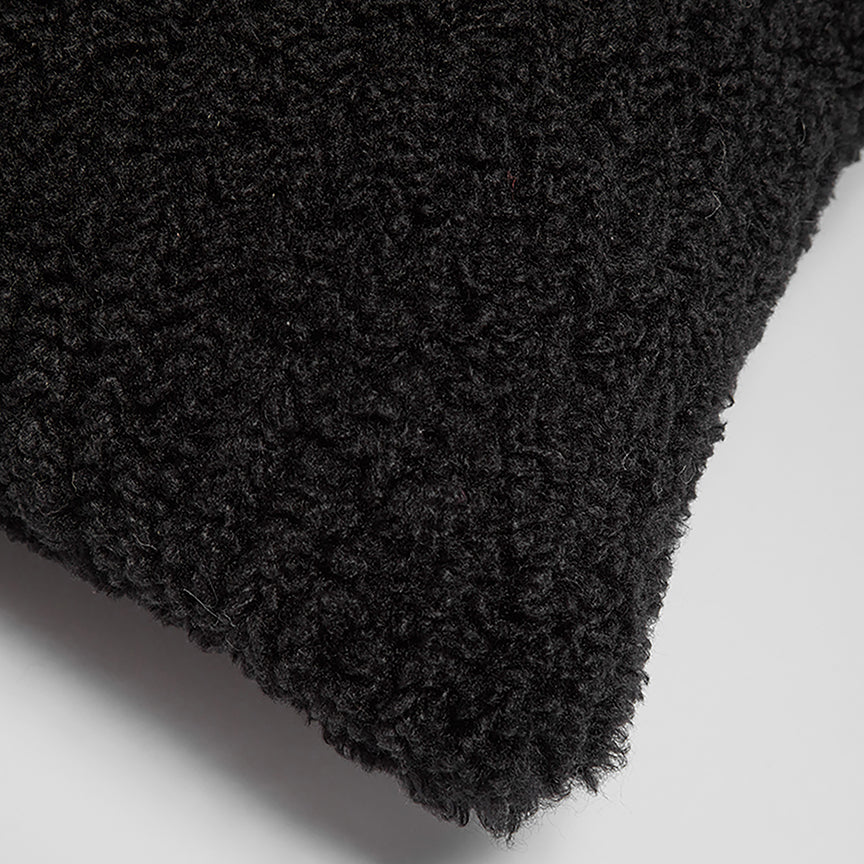 PRANA PILLOW | LUXE TEDDY VEGAN SHEARLING | Noir