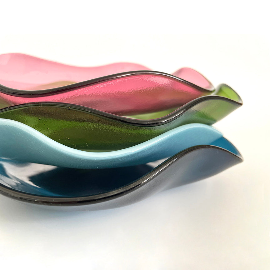 GLASS PETAL PLATE